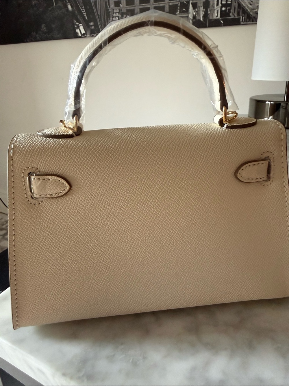 Elegant Cream Top-Handle Women’s Bag with Gold Hardware - Picture 2 of 8